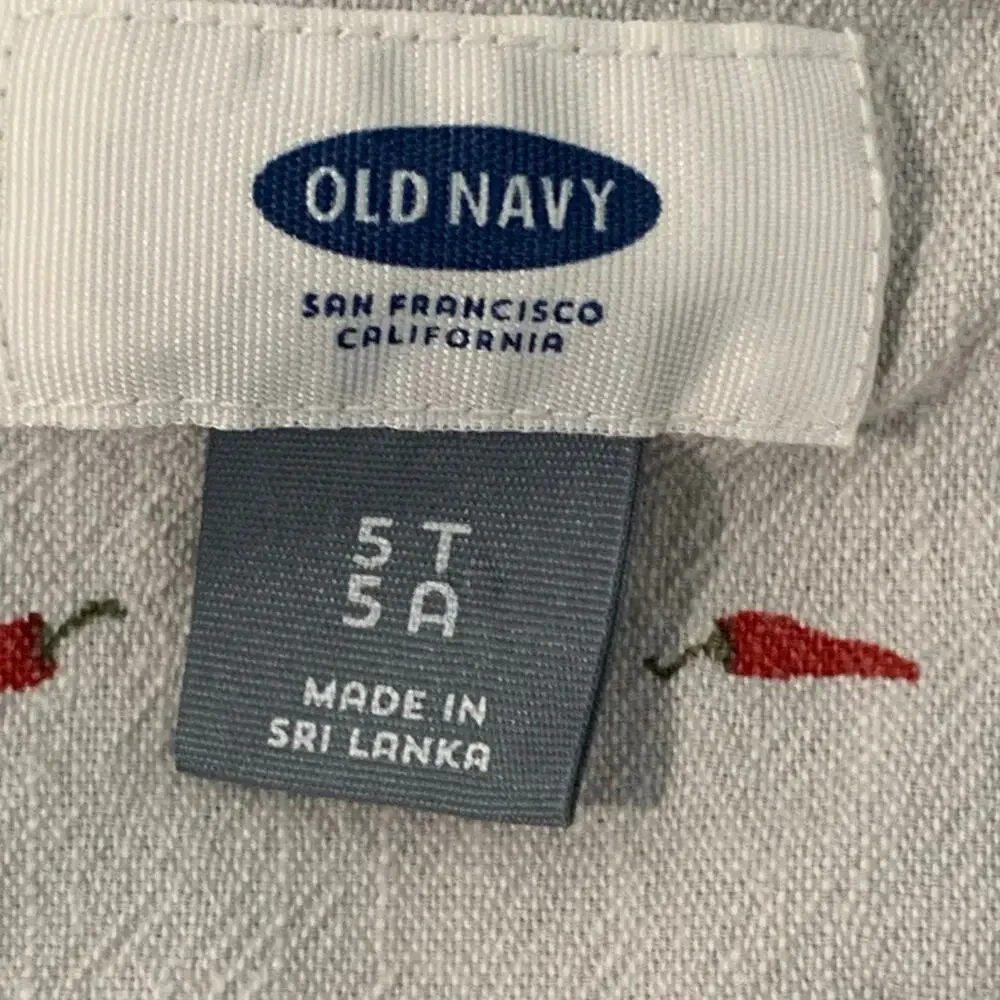 Old Navy Boys Short‑Sleeve Button‑Up Shirt – Size 5T – Chili Pepper Print